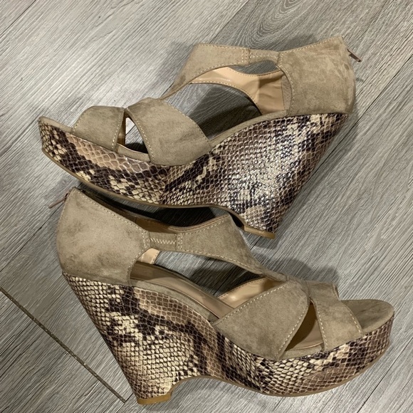 Nine West Python Wedge Platform Sandals size 9.5 - Picture 5 of 7